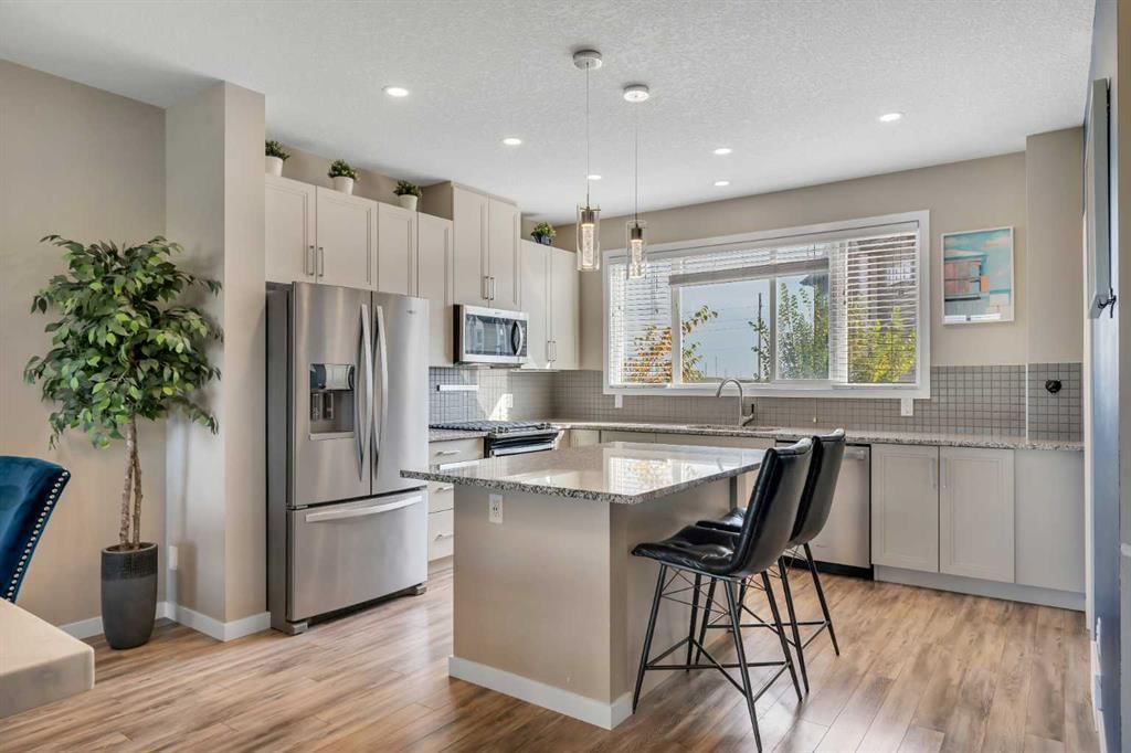 147 Copperstone Park SE, Calgary — photo 3 of 44