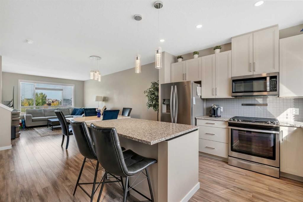 147 Copperstone Park SE, Calgary — photo 5 of 44