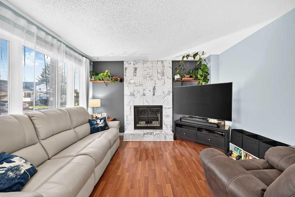 44 McKinley Road SE, Calgary — photo 5 of 47