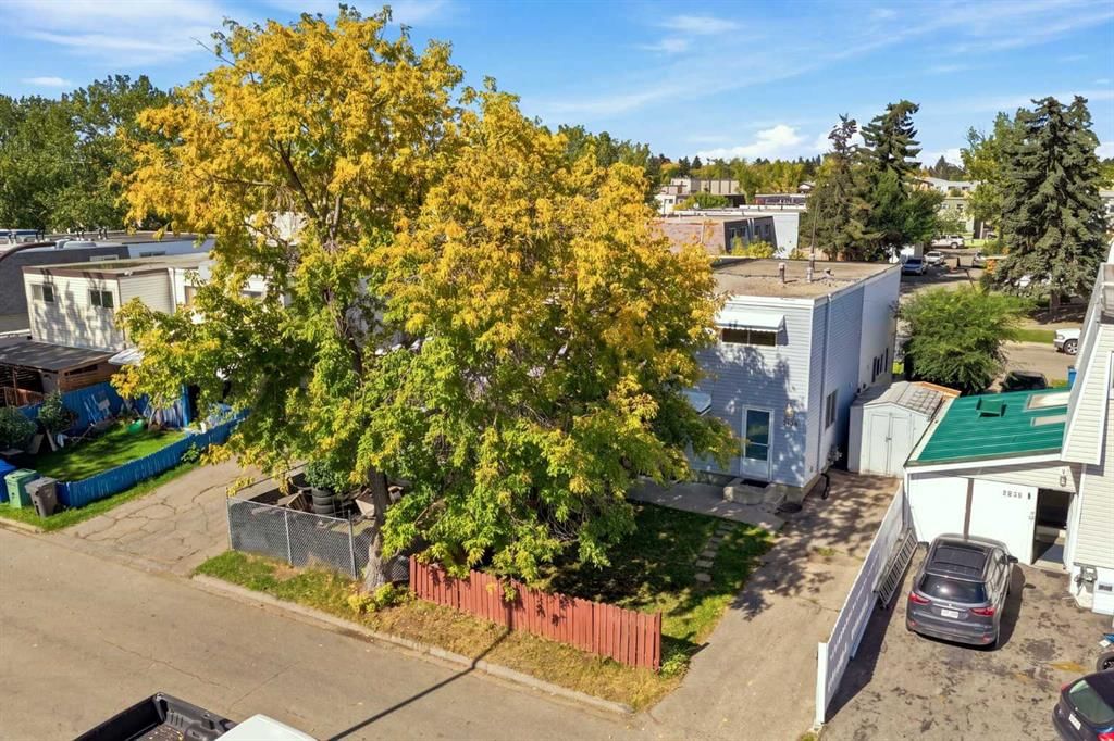 3924 29a Avenue SE, Calgary — photo 2 of 32
