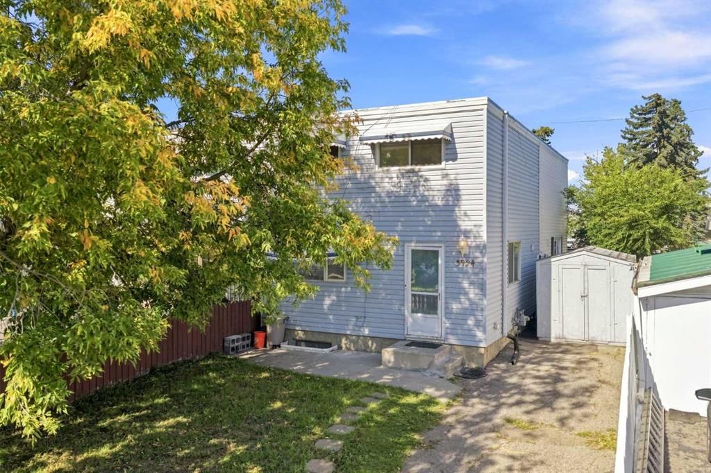 3924 29a Avenue SE, Calgary — photo 3 of 32