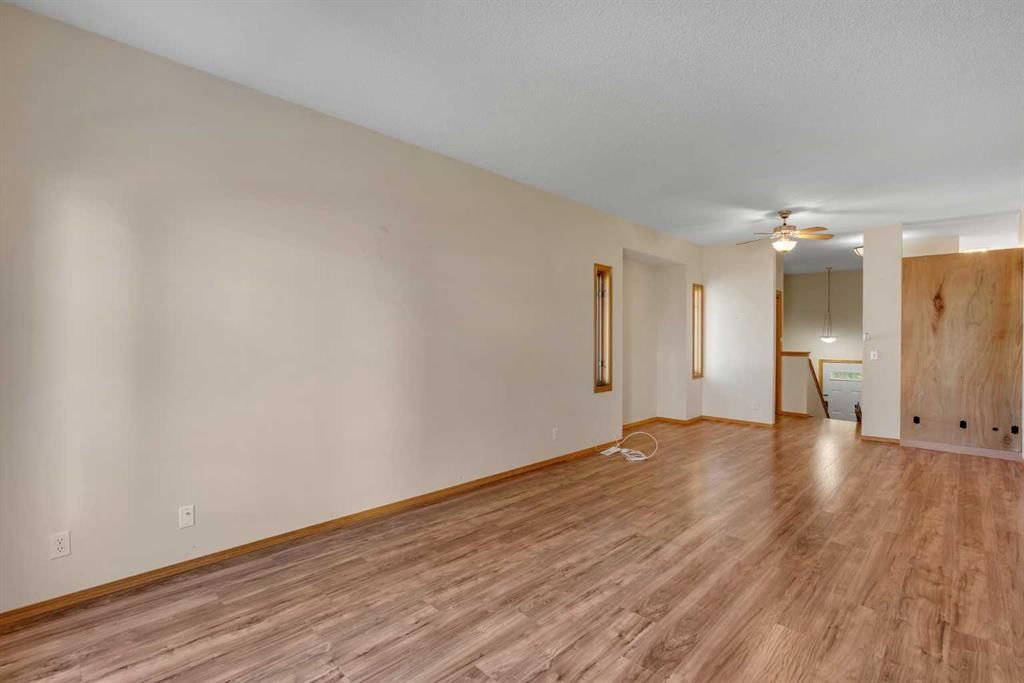 47, 72 Millside Drive SW, Calgary — photo 5 of 40