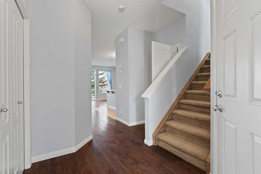 192 Sunset Point, Cochrane — photo 4 of 48