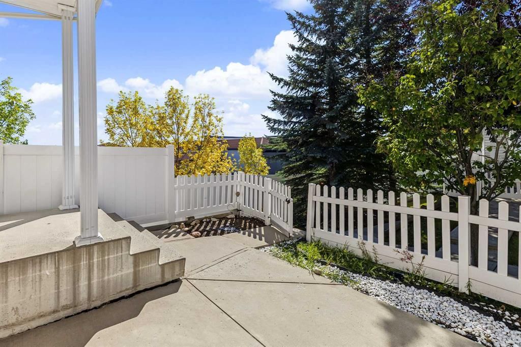 10 Tuscany Court NW, Calgary — photo 2 of 36
