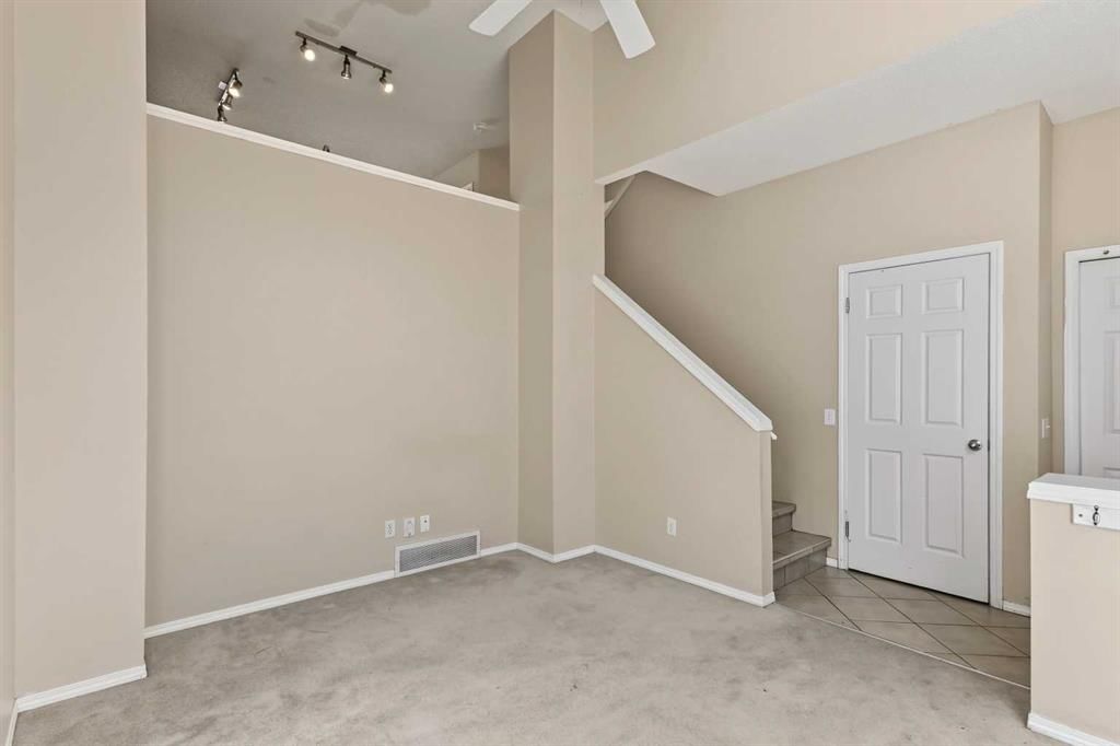10 Tuscany Court NW, Calgary — photo 5 of 36