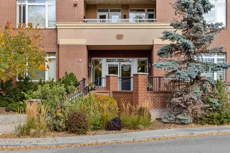 3203, 24 Hemlock Crescent SW, Calgary — photo 3 of 49