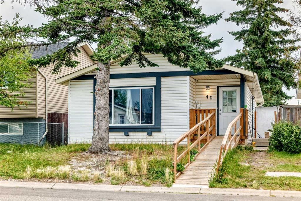 40 FALDALE Close NE, Calgary — main listing photo