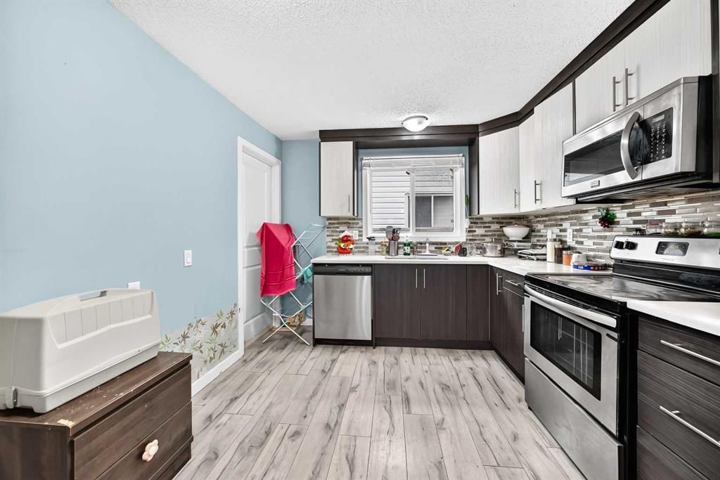 40 FALDALE Close NE, Calgary — photo 4 of 29