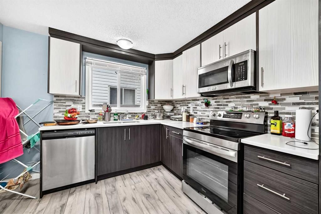 40 FALDALE Close NE, Calgary — photo 5 of 29