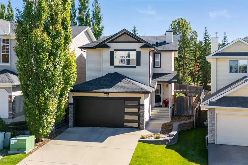 95 Royal Birch Circle NW, Calgary — photo 2 of 48