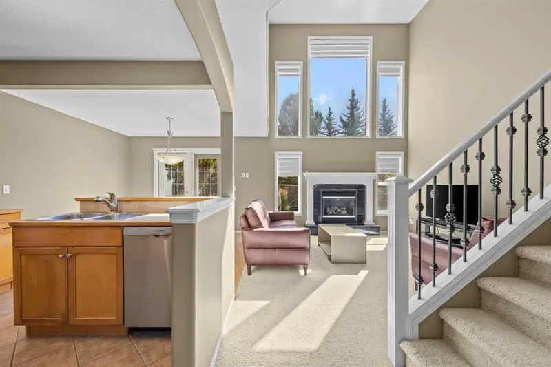95 Royal Birch Circle NW, Calgary — photo 3 of 48