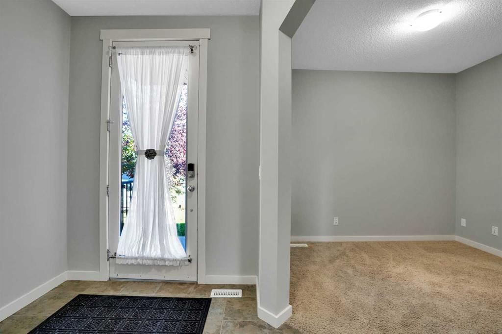 125 Walden Square SE, Calgary — photo 3 of 41