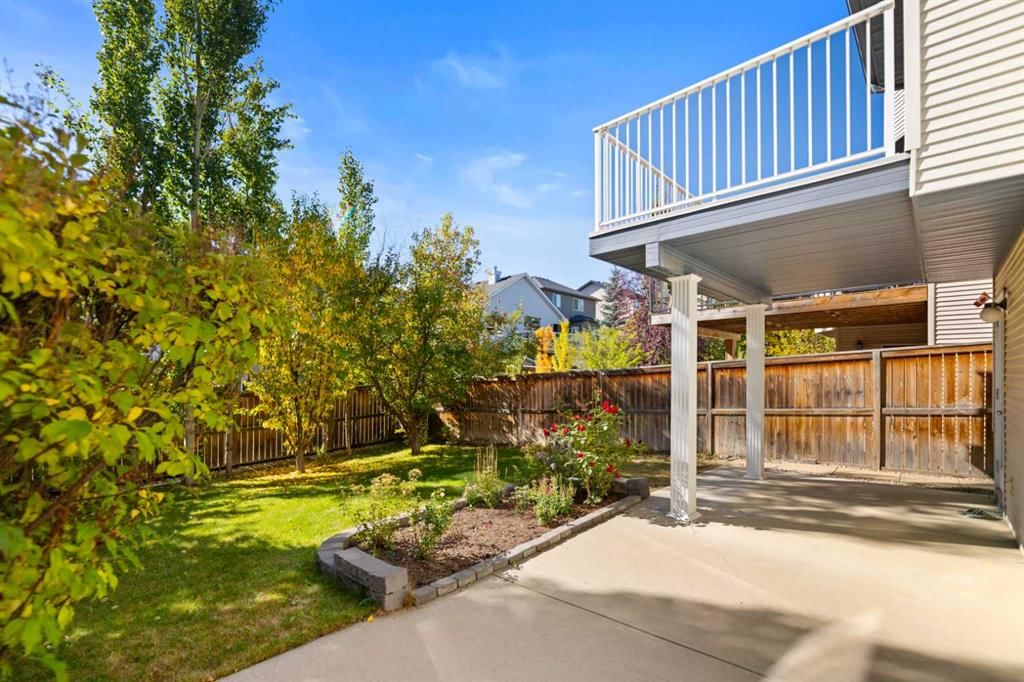 31 Springborough Way SW, Calgary — photo 3 of 26
