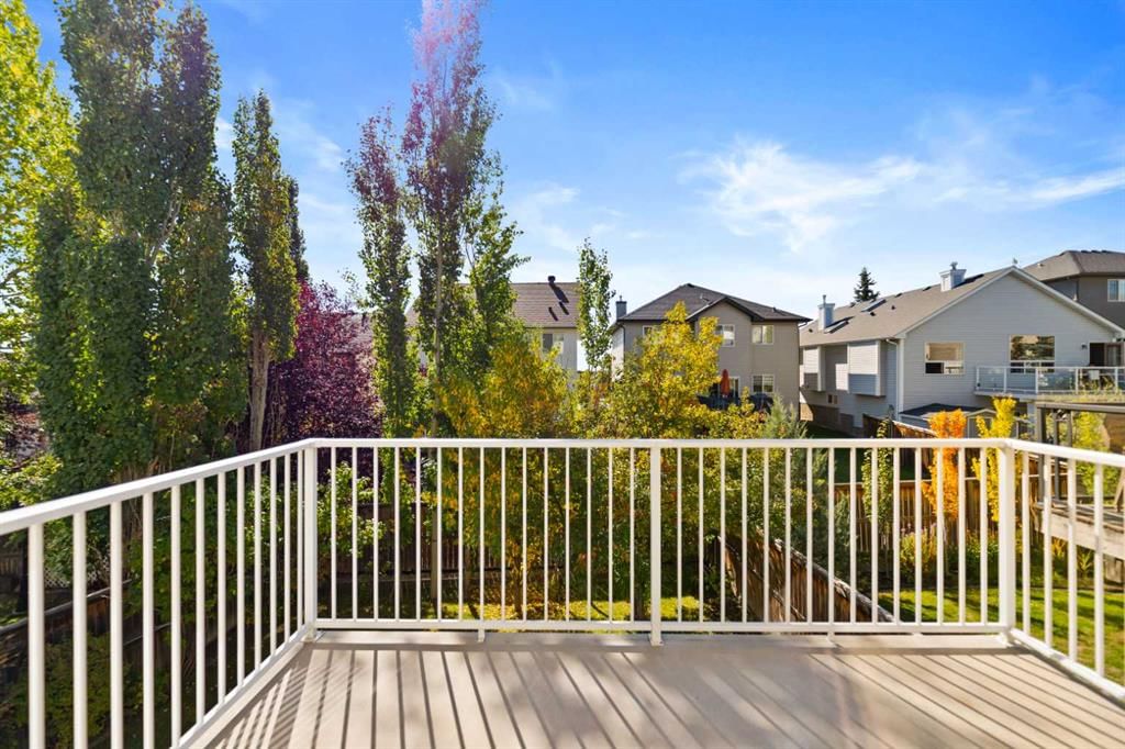 31 Springborough Way SW, Calgary — photo 5 of 26