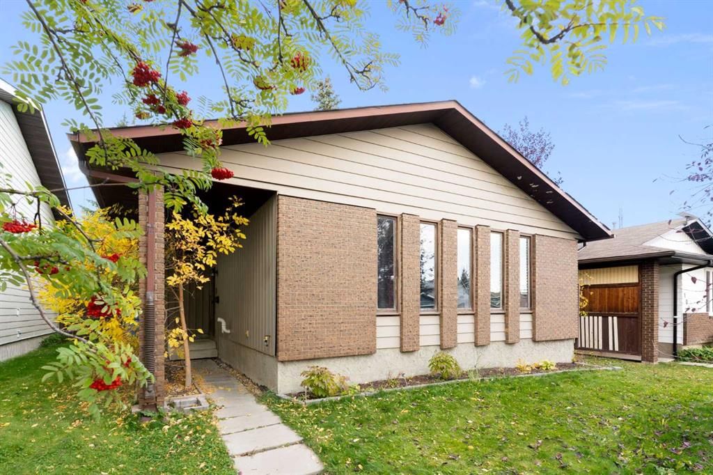 107 Bermuda Close NW, Calgary — photo 2 of 43
