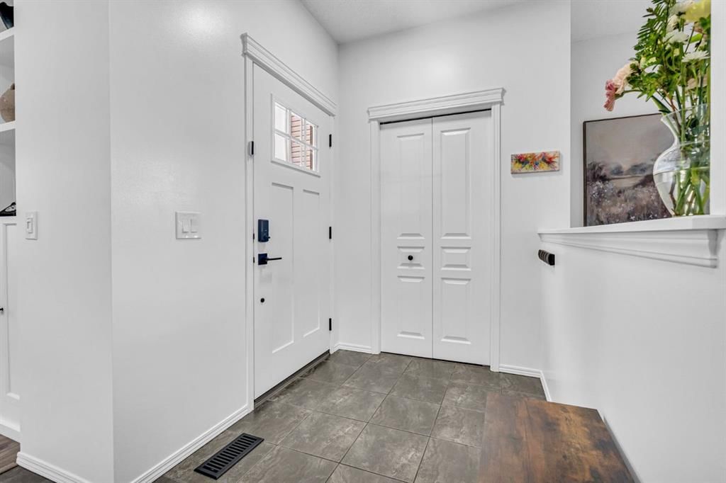 123 Elgin Meadows Way SE, Calgary — photo 2 of 45