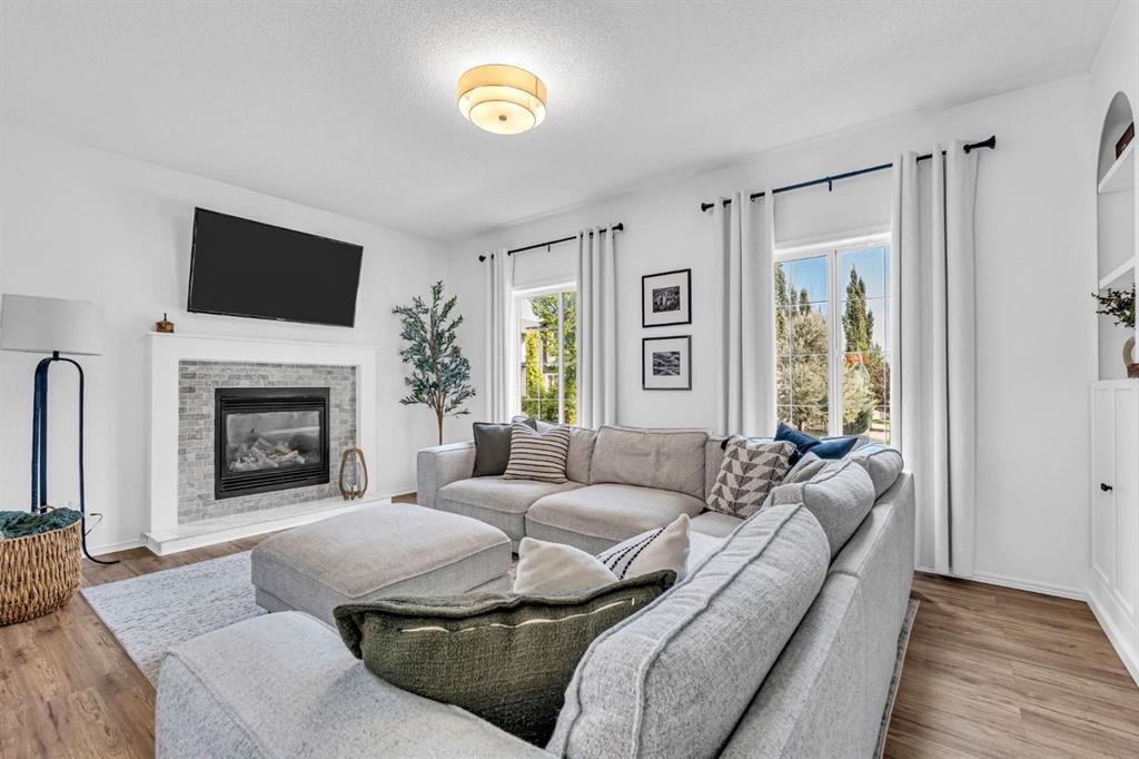 123 Elgin Meadows Way SE, Calgary — photo 3 of 45