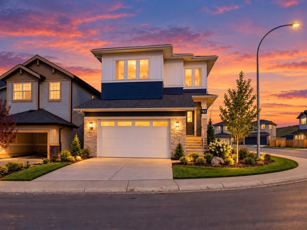 162 Heritage Court, Cochrane — main listing photo