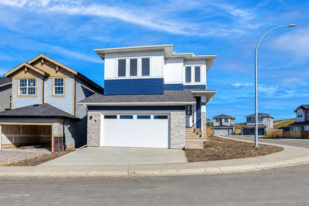 162 Heritage Court, Cochrane — photo 3 of 50