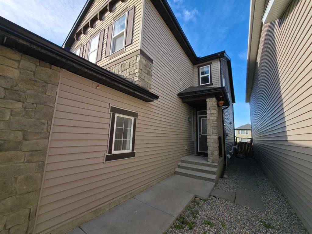 16 Nolancrest Green NW, Calgary — photo 3 of 44