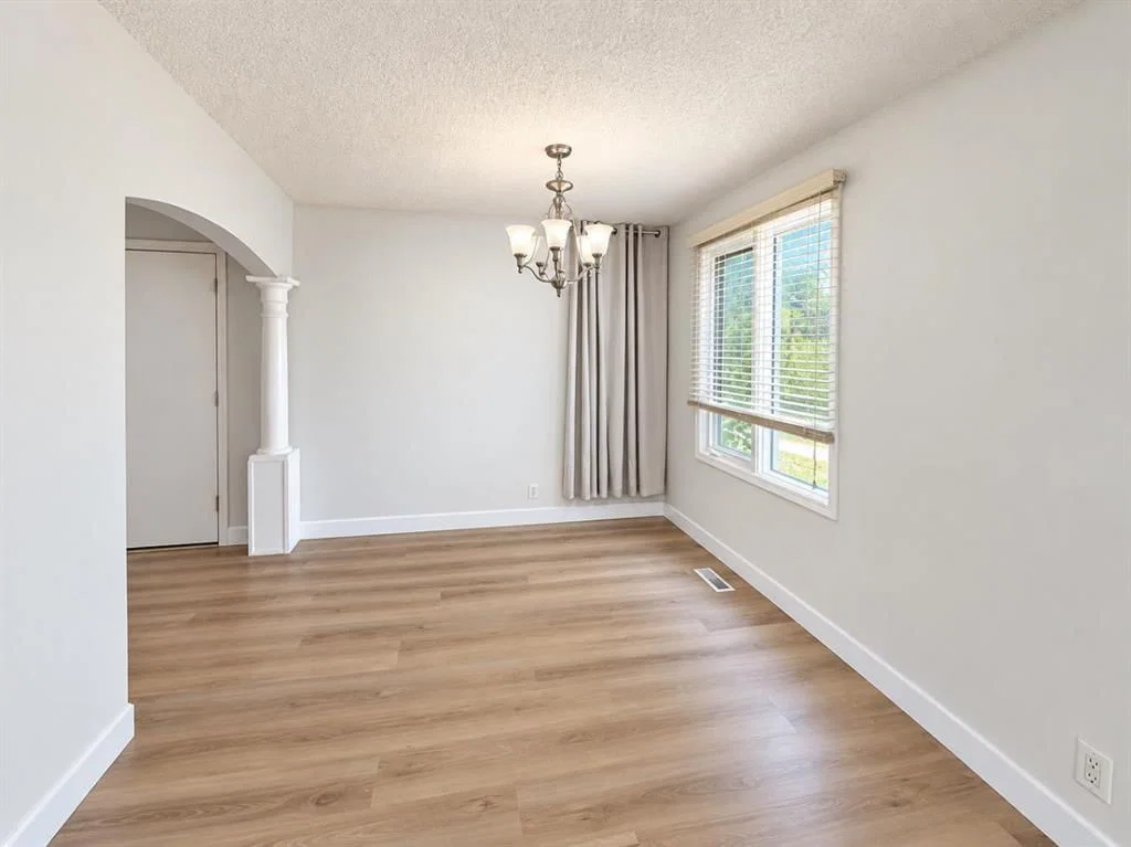 5230 Whitestone Road NE, Calgary — photo 4 of 16