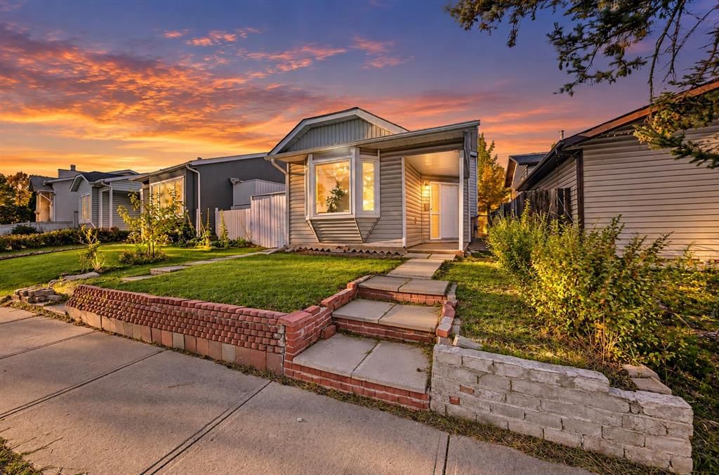 310 Castleridge Drive NE, Calgary — main listing photo