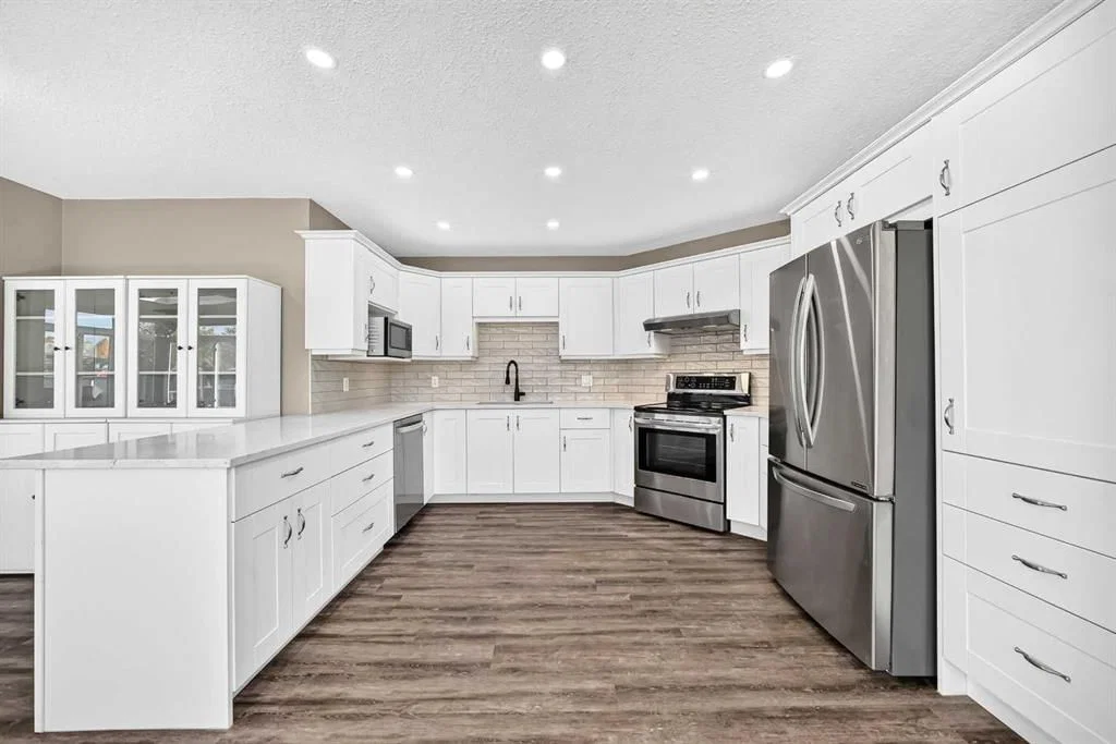 200 Downey Place, Okotoks — photo 4 of 49