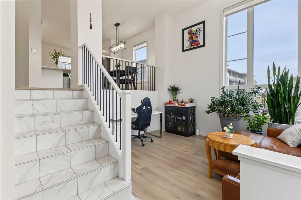 244 Livingston Common NE, Calgary — photo 2 of 44