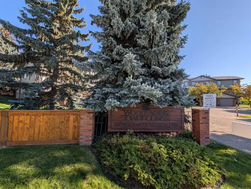 22, 64 Woodacres Crescent SW, Calgary — photo 2 of 19