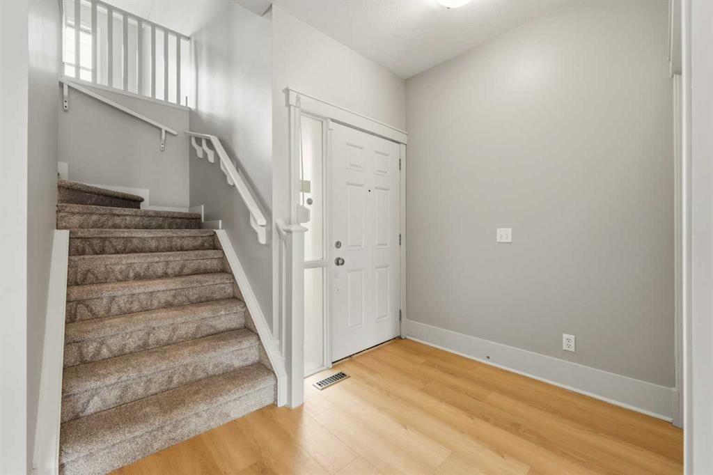 16 Cougartown Place SW, Calgary — photo 3 of 50