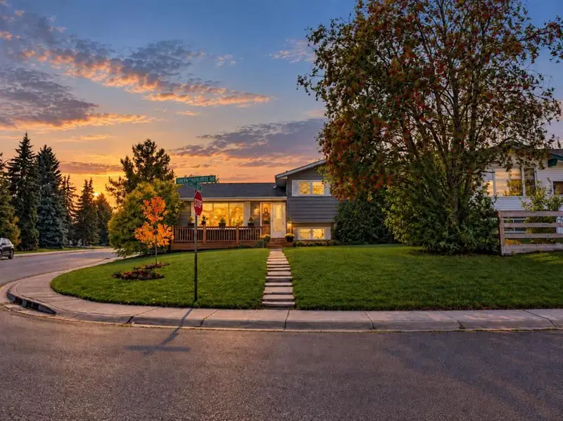 500 Queen Charlotte Road SE, Calgary — detached for sale