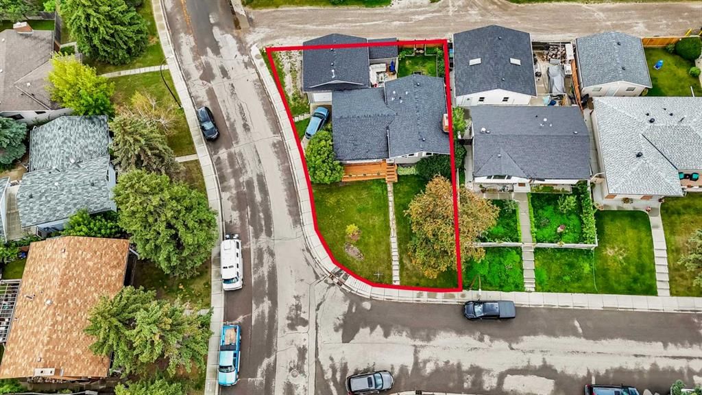 500 Queen Charlotte Road SE, Calgary — photo 4 of 50
