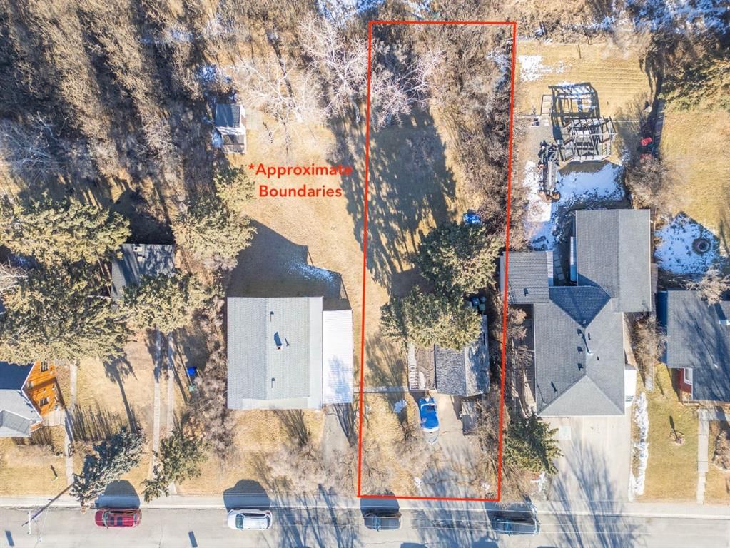 328 Third Street W, Cochrane — photo 4 of 16