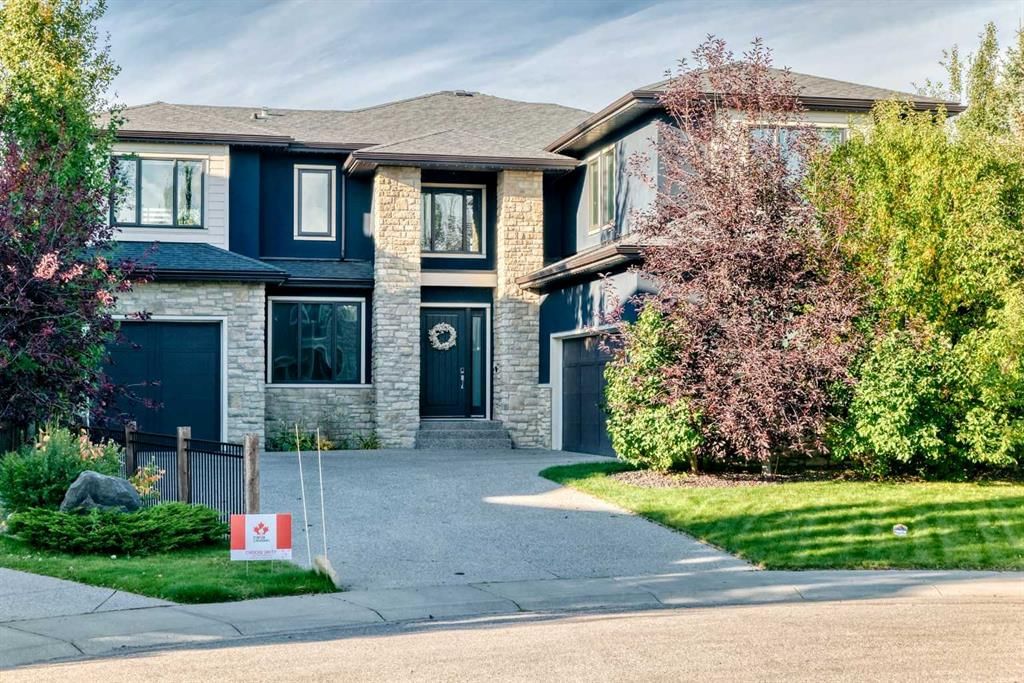 62 Wexford Crescent SW, Calgary — main listing photo