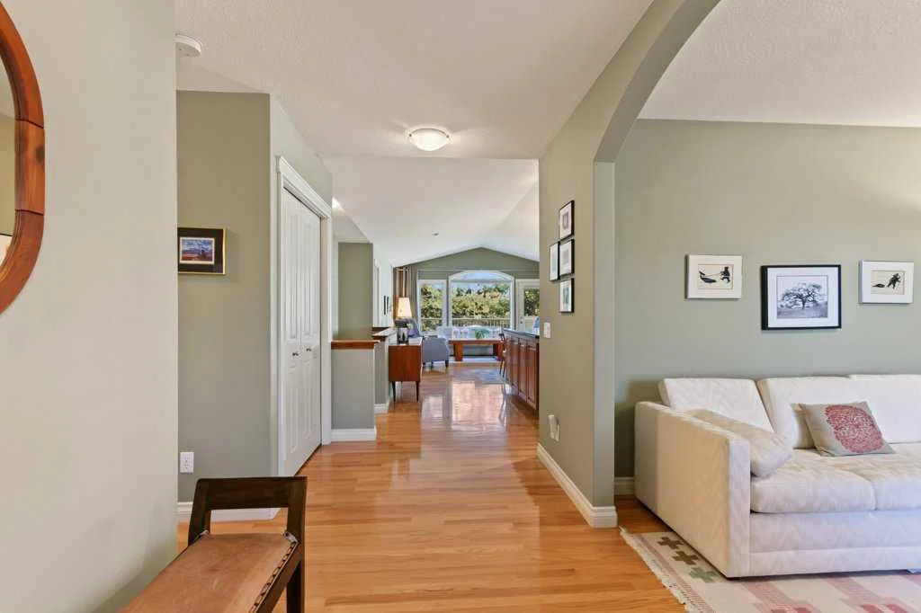 197 Cimarron Drive, Okotoks — photo 4 of 33