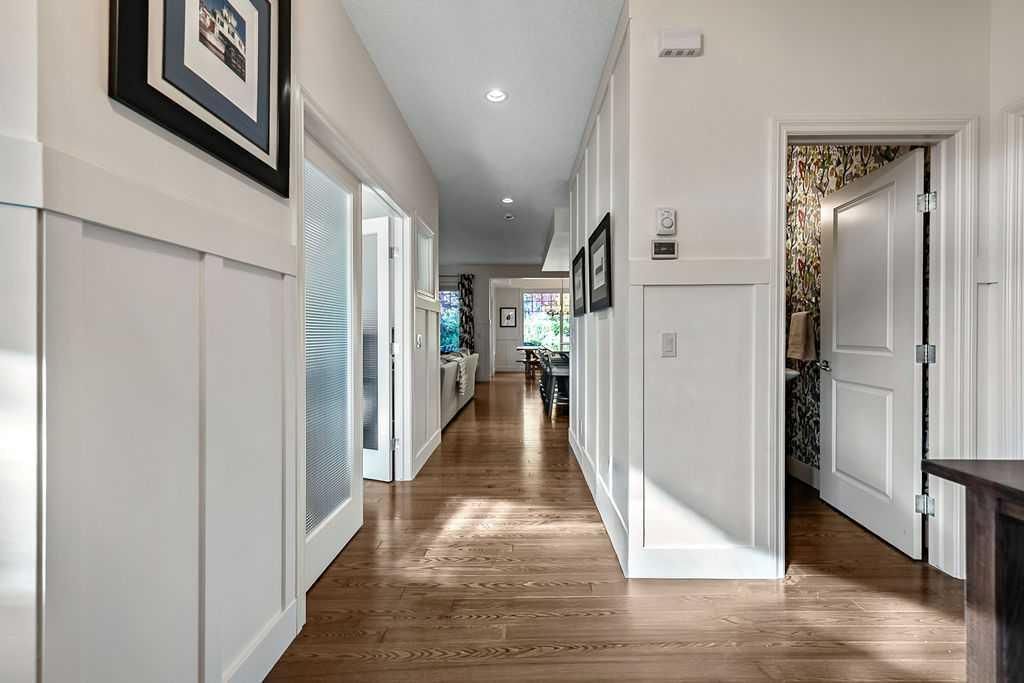 21 Ascot Crescent SW, Calgary — photo 4 of 49