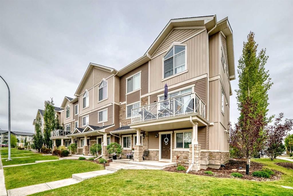 97 Skyview Ranch Manor NE, Calgary — photo 2 of 42