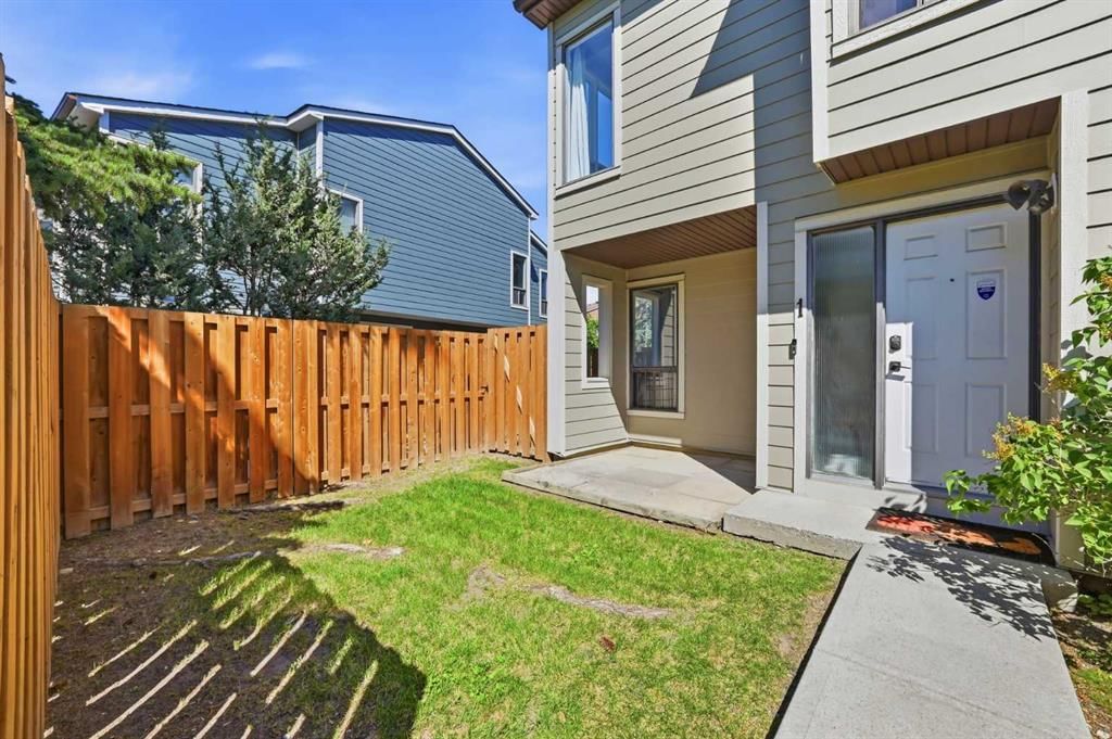 1, 108 Grier Terrace NE, Calgary — photo 3 of 28