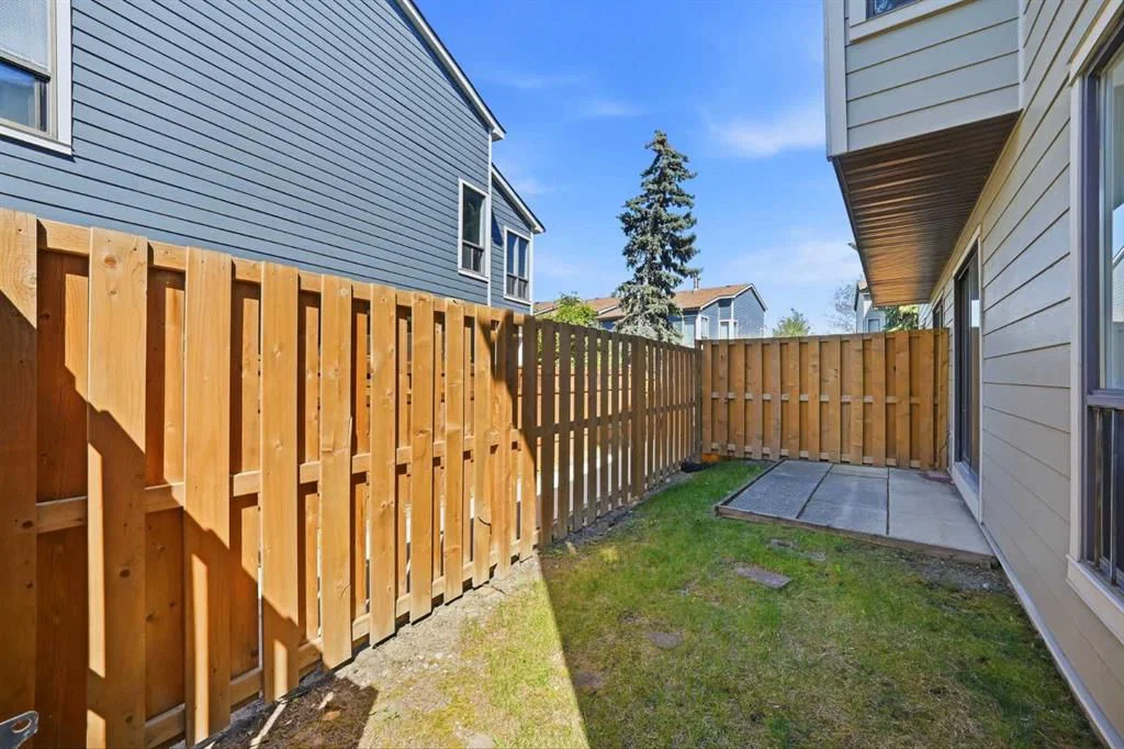 1, 108 Grier Terrace NE, Calgary — photo 4 of 28