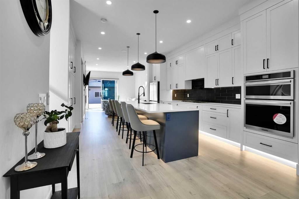 1111 43 Street SW, Calgary — photo 5 of 50