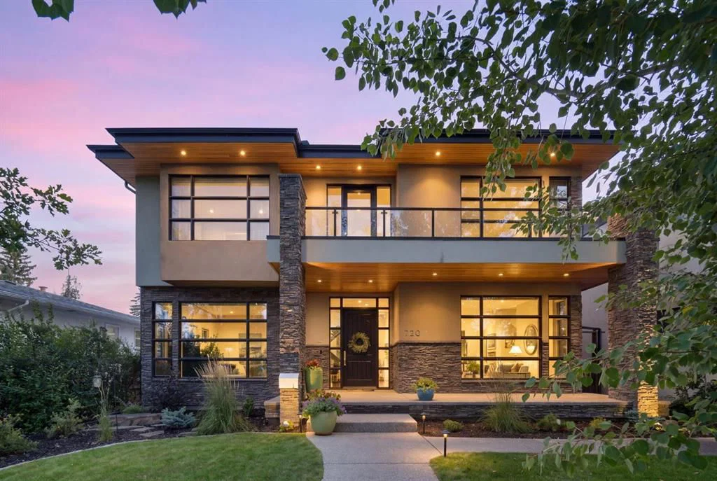 720 33A Street NW, Calgary — main listing photo