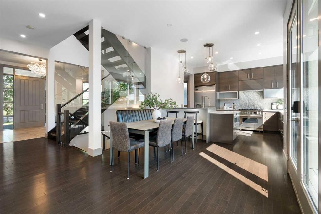 720 33A Street NW, Calgary — photo 4 of 50