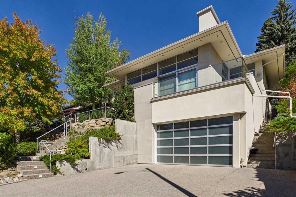 2312 Juniper Road NW, Calgary — photo 3 of 47