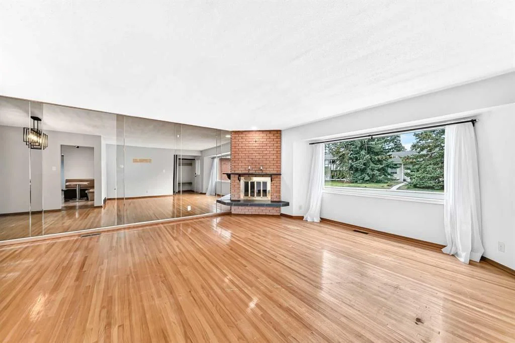 5712 Lakeview Drive SW, Calgary — photo 3 of 50