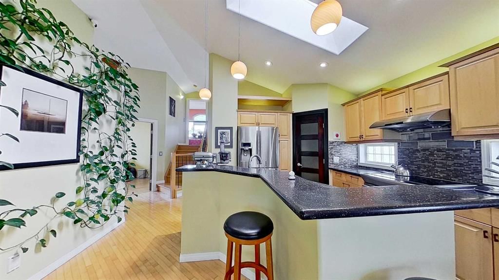18 Tuscany Meadows Heights NW, Calgary — photo 5 of 50