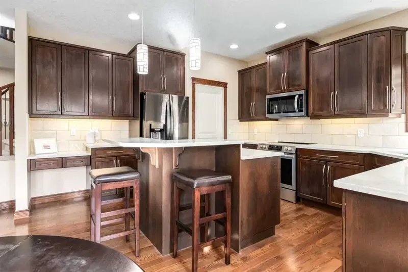 43 Cougar Plateau Circle SW, Calgary — photo 5 of 50