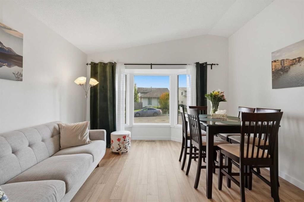 104 Shawglen Rise SW, Calgary — photo 4 of 45