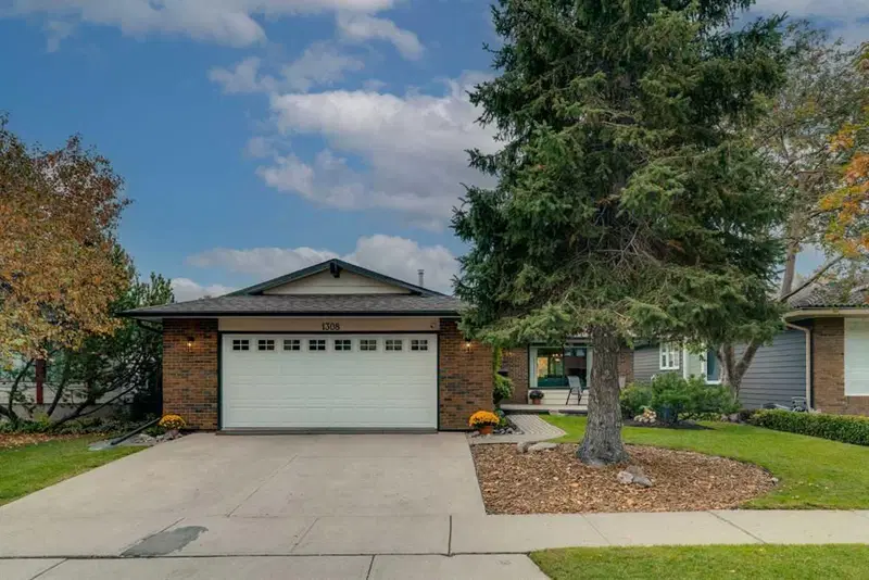 1308 Norfolk Drive NW, Calgary — detached for sale