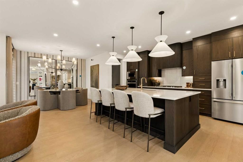 109 Bighorn Crescent SW, Calgary — photo 5 of 38