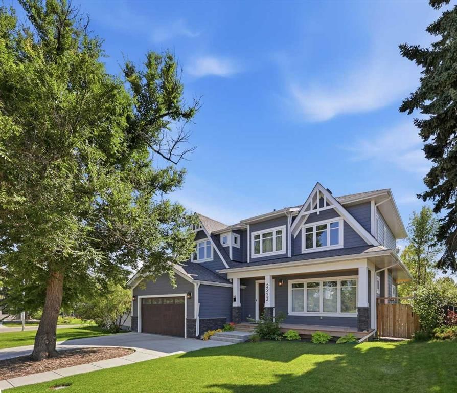 2223 Glenwood Drive SW, Calgary — main listing photo